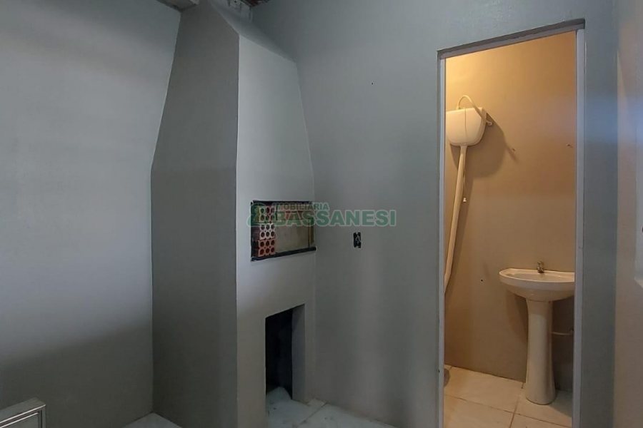 Casa com 263m², 3 dormitórios, 2 vagas, no bairro Charqueadas em Caxias do Sul para Alugar