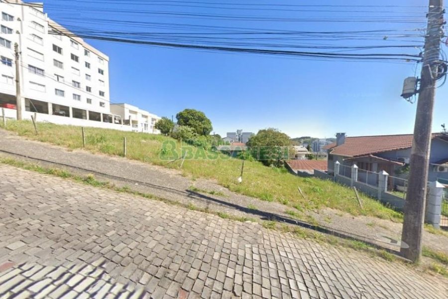 Terreno com 768m², no bairro Diamantino em Caxias do Sul para Comprar