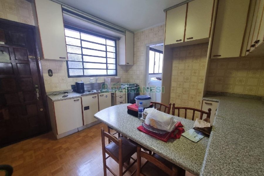 Apartamento com 80m², 3 dormitórios, no bairro São Pelegrino em Caxias do Sul para Alugar