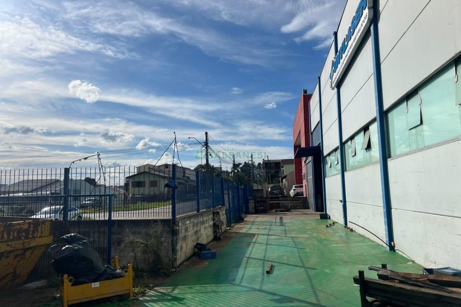 Pavilhão com 2210m², no bairro Cidade Nova em Caxias do Sul para Alugar