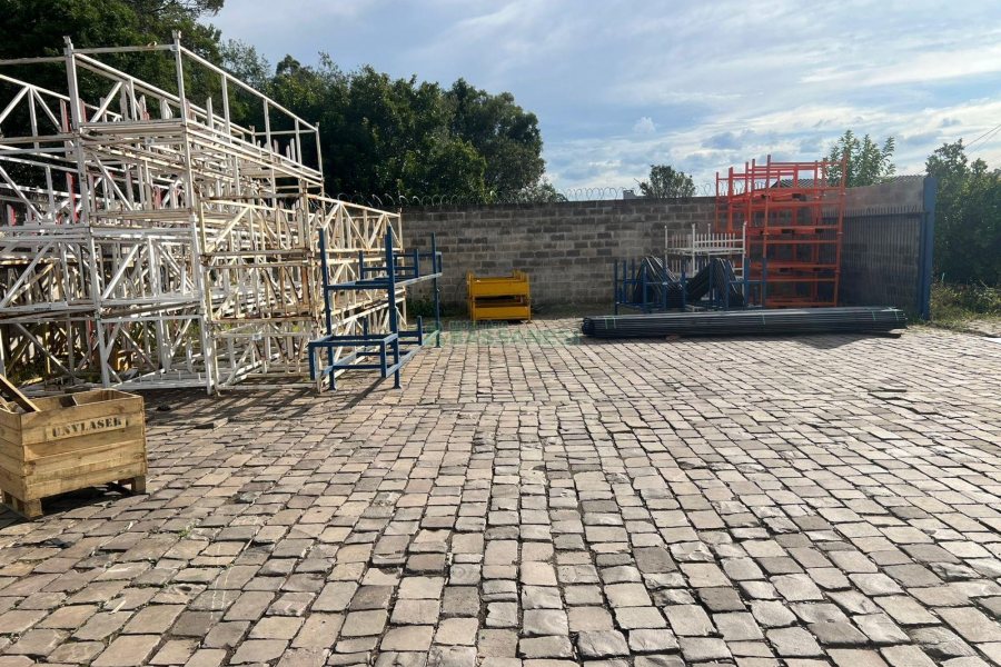 Pavilhão com 2210m², no bairro Cidade Nova em Caxias do Sul para Alugar