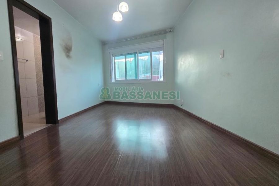 Predio com 422m², 6 vagas, no bairro São Leopoldo em Caxias do Sul para Comprar