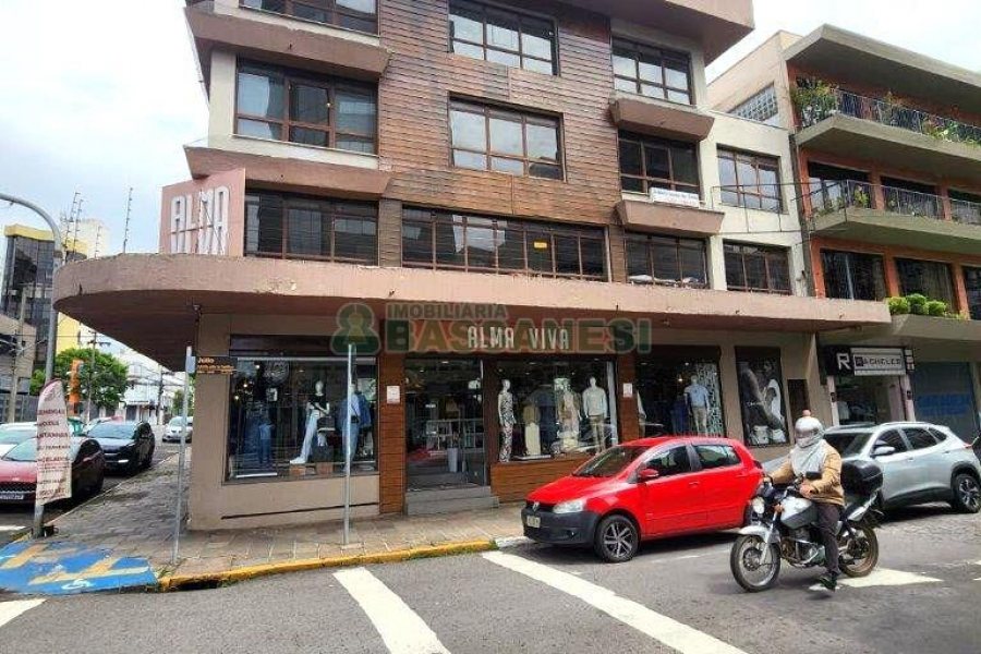 Sala com 61m², no bairro São Pelegrino em Caxias do Sul para Alugar