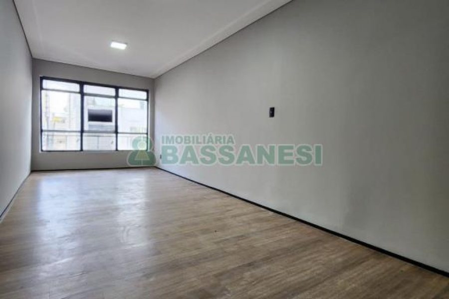 Sala com 61m², no bairro São Pelegrino em Caxias do Sul para Alugar