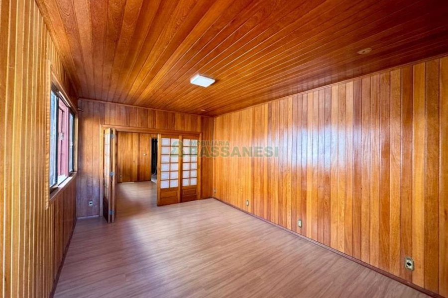 Casa com 314m², 3 dormitórios, 2 vagas, no bairro Cinqüentenário em Caxias do Sul para Alugar