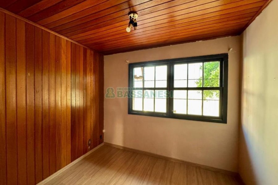 Casa com 314m², 3 dormitórios, 2 vagas, no bairro Cinqüentenário em Caxias do Sul para Alugar