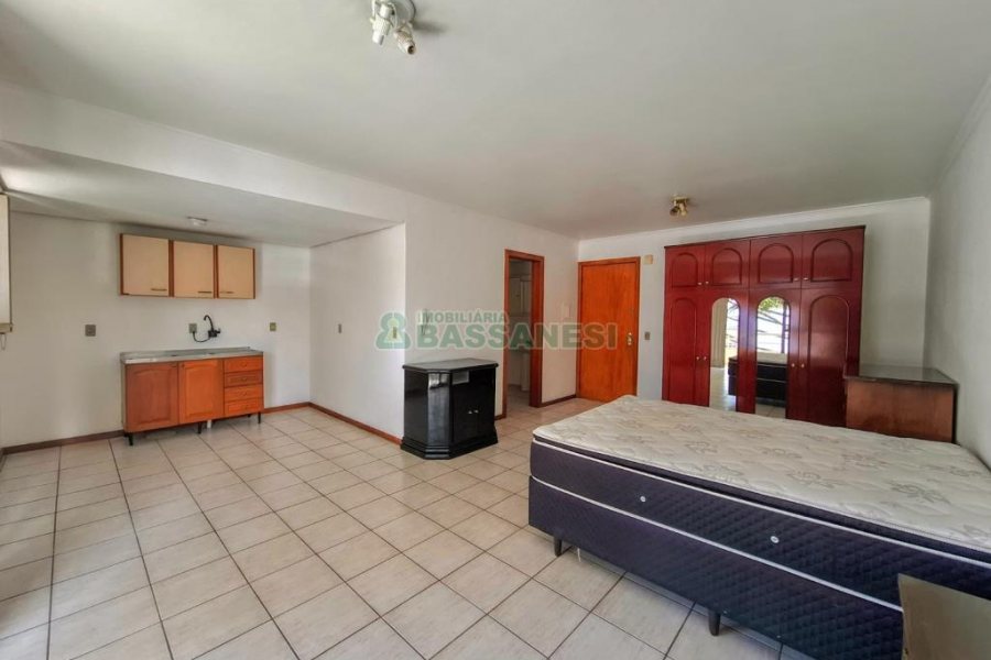 Apartamento com 50m², 1 dormitório, 1 vaga, no bairro Centro em Caxias do Sul para Alugar