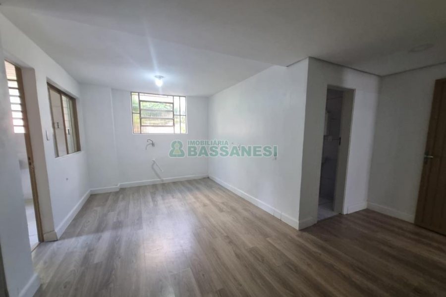 Casa com 80m², no bairro Centro em Caxias do Sul para Alugar