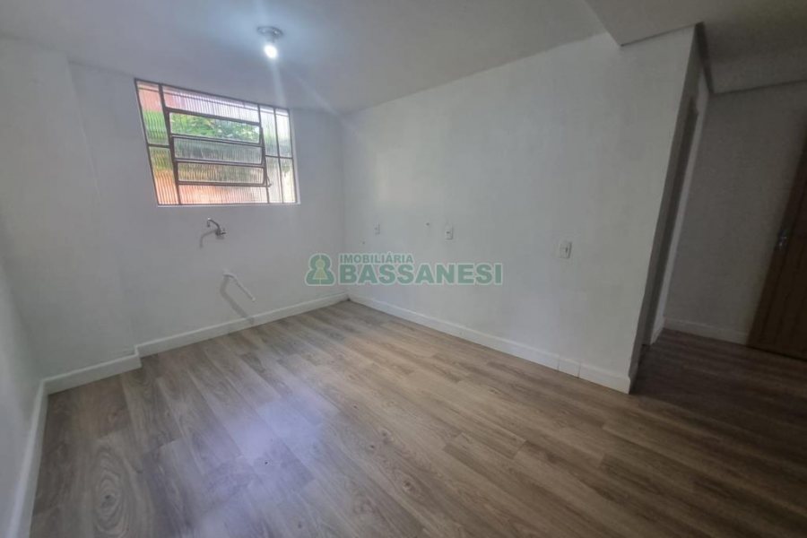 Casa com 80m², no bairro Centro em Caxias do Sul para Alugar