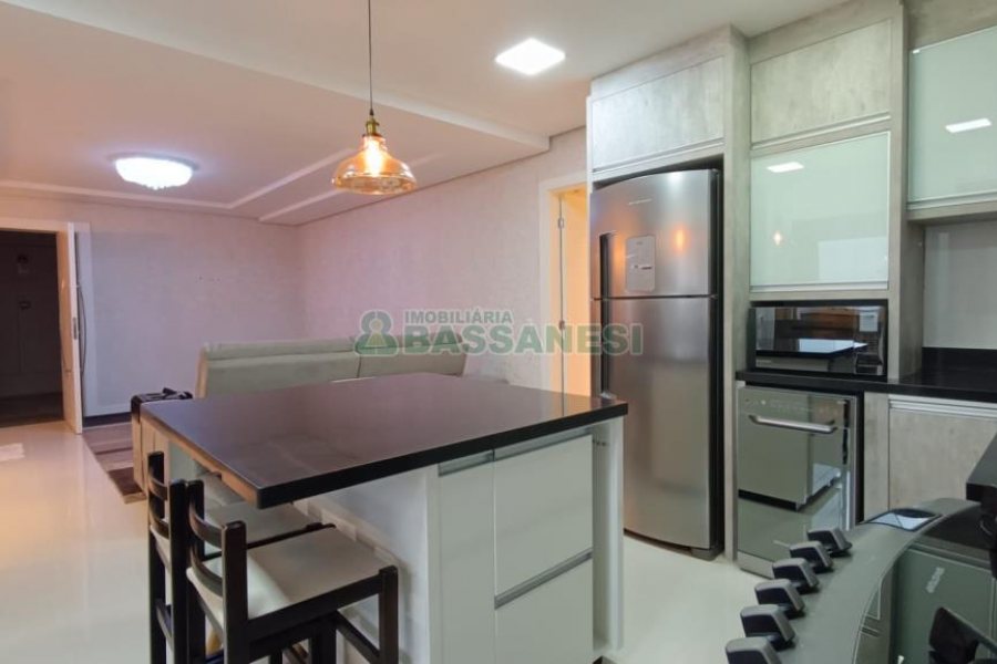 Apto Mobiliado com 152m², 3 dormitórios, 2 vagas, no bairro Panazzolo em Caxias do Sul para Alugar