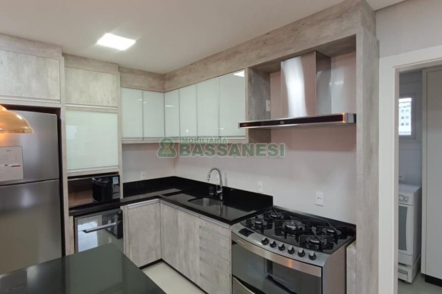 Apto Mobiliado com 152m², 3 dormitórios, 2 vagas, no bairro Panazzolo em Caxias do Sul para Alugar