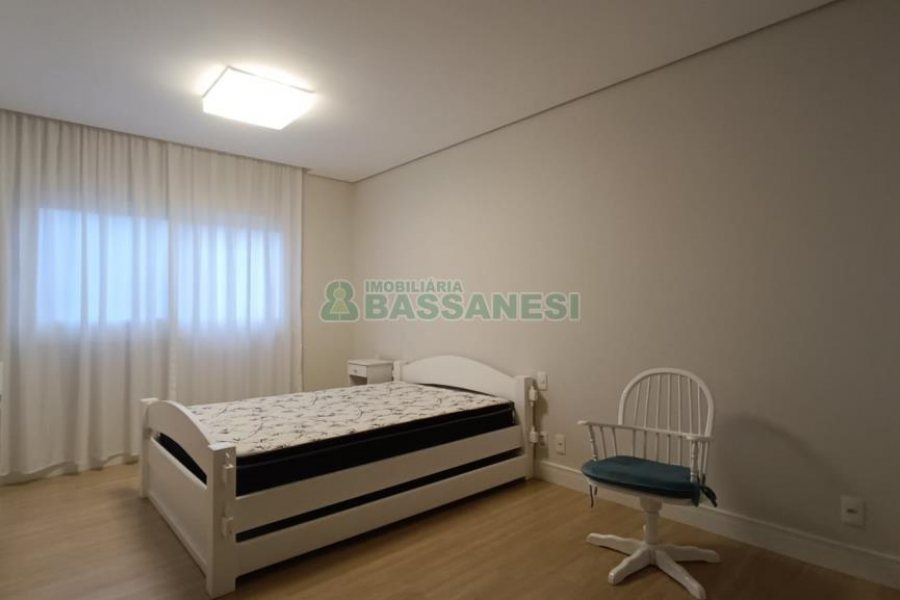 Apto Mobiliado com 152m², 3 dormitórios, 2 vagas, no bairro Panazzolo em Caxias do Sul para Alugar