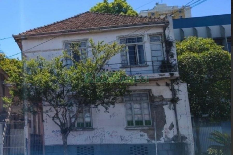 Casa com 148m², 3 dormitórios, 1 vaga, no bairro Rio Branco em Caxias do Sul para Comprar