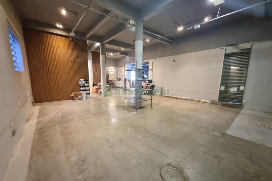 Loja com 115m², no bairro Pio X em Caxias do Sul para Alugar