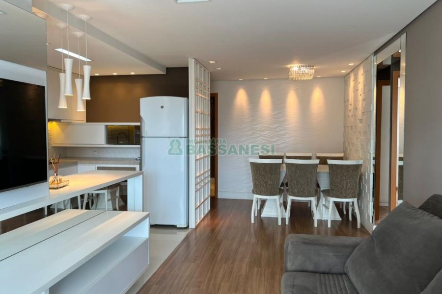 Apto Mobiliado com 80m², 3 dormitórios, 2 vagas, no bairro Madureira em Caxias do Sul para Alugar