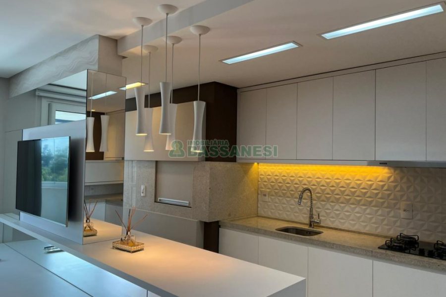 Apto Mobiliado com 80m², 3 dormitórios, 2 vagas, no bairro Madureira em Caxias do Sul para Alugar