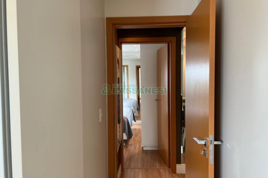 Apto Mobiliado com 80m², 3 dormitórios, 2 vagas, no bairro Madureira em Caxias do Sul para Alugar