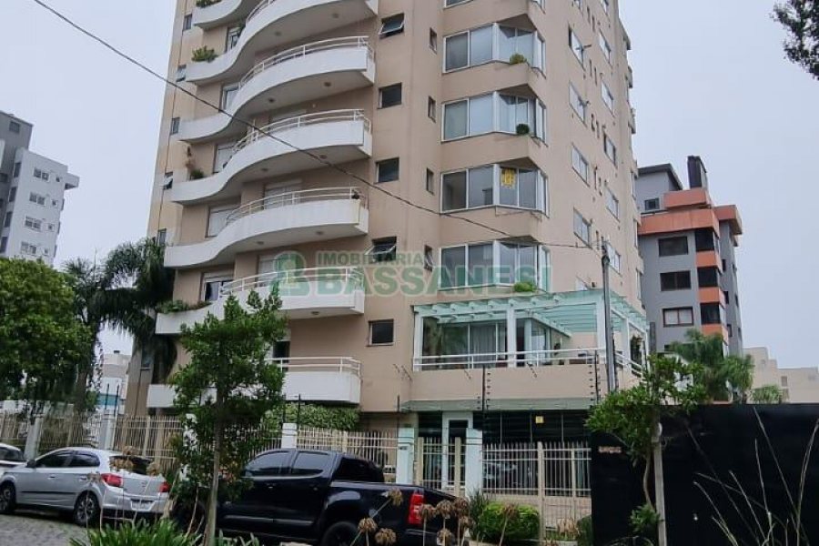 Apartamento com 179m², 3 dormitórios, 3 vagas, no bairro Exposição em Caxias do Sul para Comprar