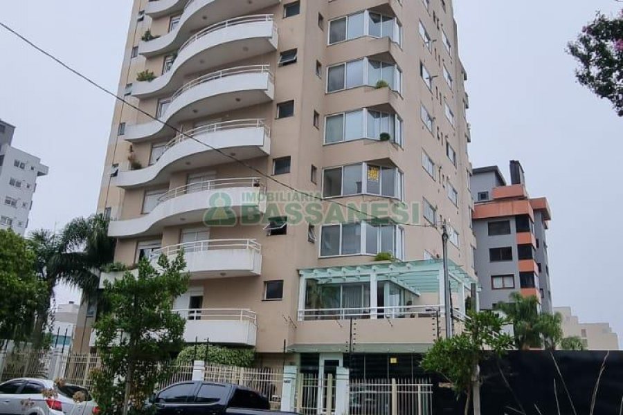 Apartamento com 179m², 3 dormitórios, 3 vagas, no bairro Exposição em Caxias do Sul para Comprar