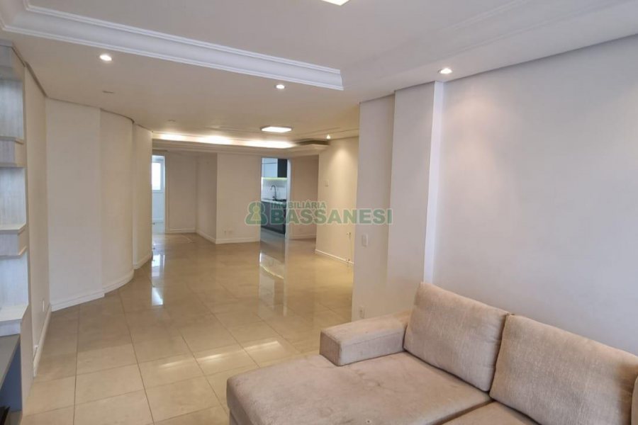 Apartamento com 179m², 3 dormitórios, 3 vagas, no bairro Exposição em Caxias do Sul para Comprar