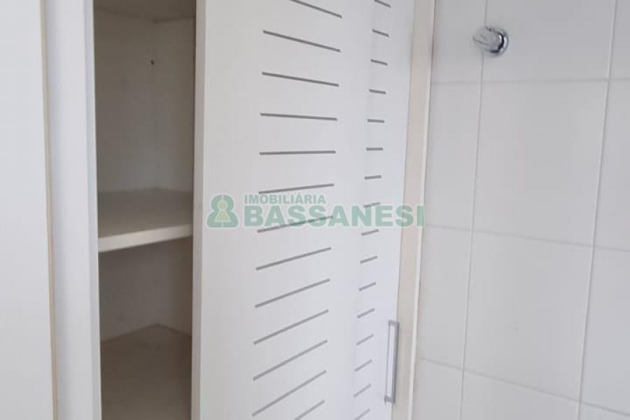 Apartamento com 179m², 3 dormitórios, 3 vagas, no bairro Exposição em Caxias do Sul para Comprar