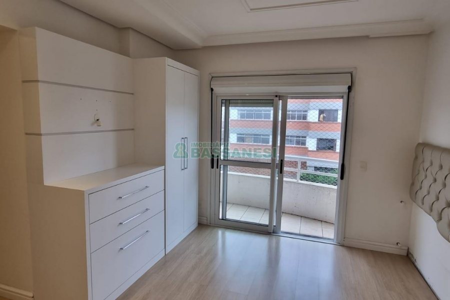 Apartamento com 179m², 3 dormitórios, 3 vagas, no bairro Exposição em Caxias do Sul para Comprar