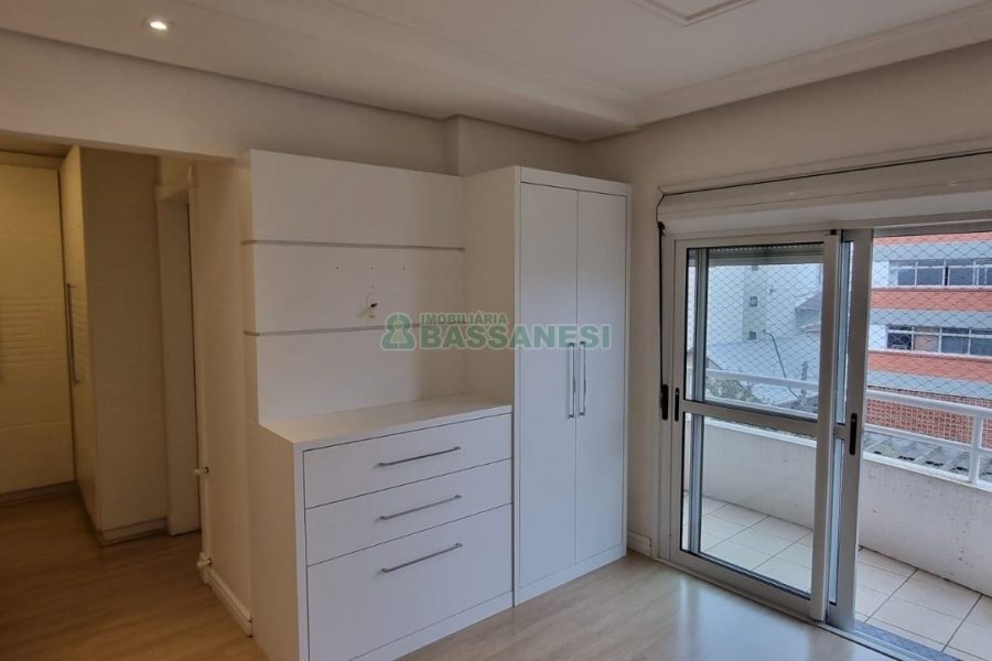 Apartamento com 179m², 3 dormitórios, 3 vagas, no bairro Exposição em Caxias do Sul para Comprar