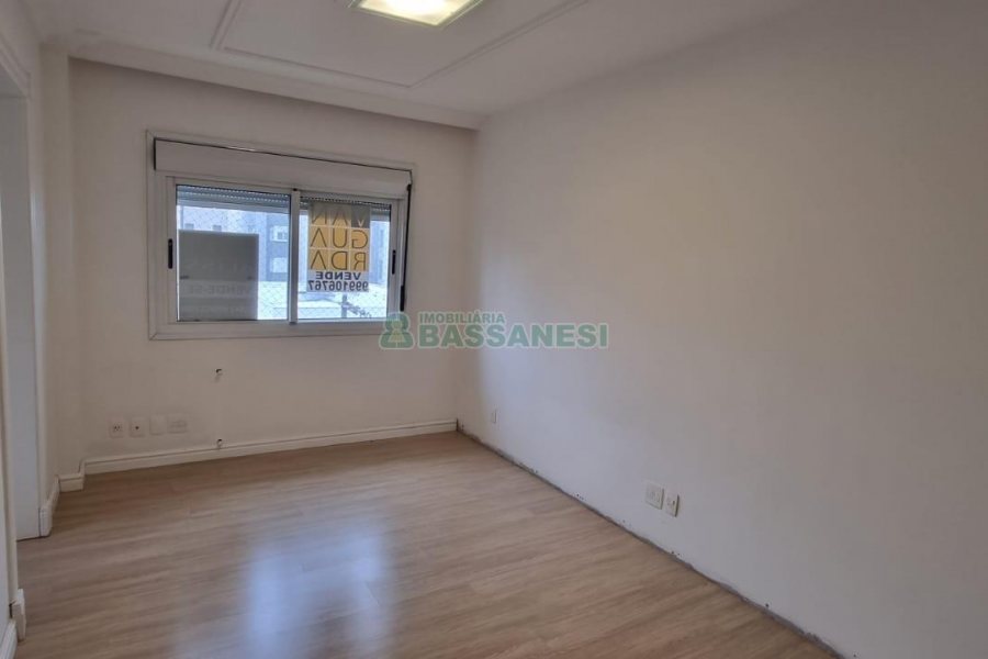 Apartamento com 179m², 3 dormitórios, 3 vagas, no bairro Exposição em Caxias do Sul para Comprar
