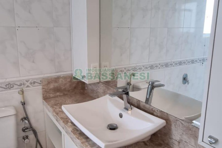 Apartamento com 179m², 3 dormitórios, 3 vagas, no bairro Exposição em Caxias do Sul para Comprar