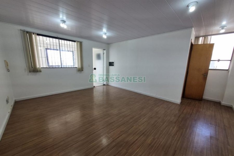 Sala com 36m², no bairro Centro em Caxias do Sul para Alugar