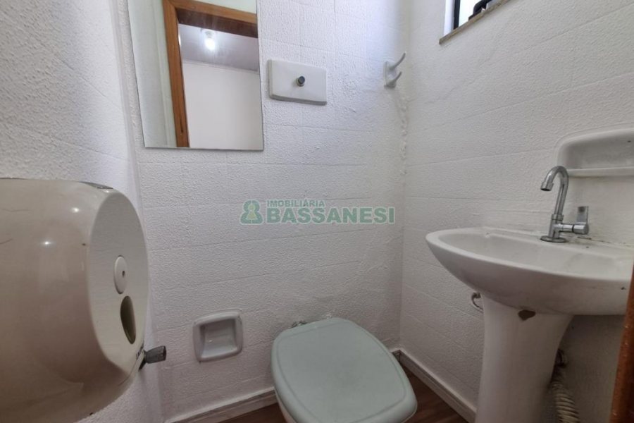 Sala com 36m², no bairro Centro em Caxias do Sul para Alugar