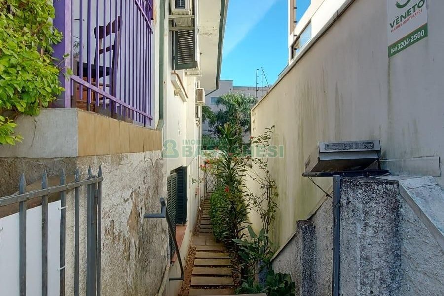 Casa Comercial com 105m², no bairro Centro em Caxias do Sul para Alugar ou Comprar