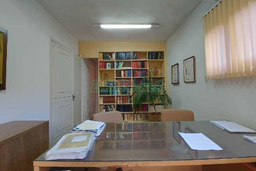 Casa Comercial com 105m², no bairro Centro em Caxias do Sul para Alugar ou Comprar