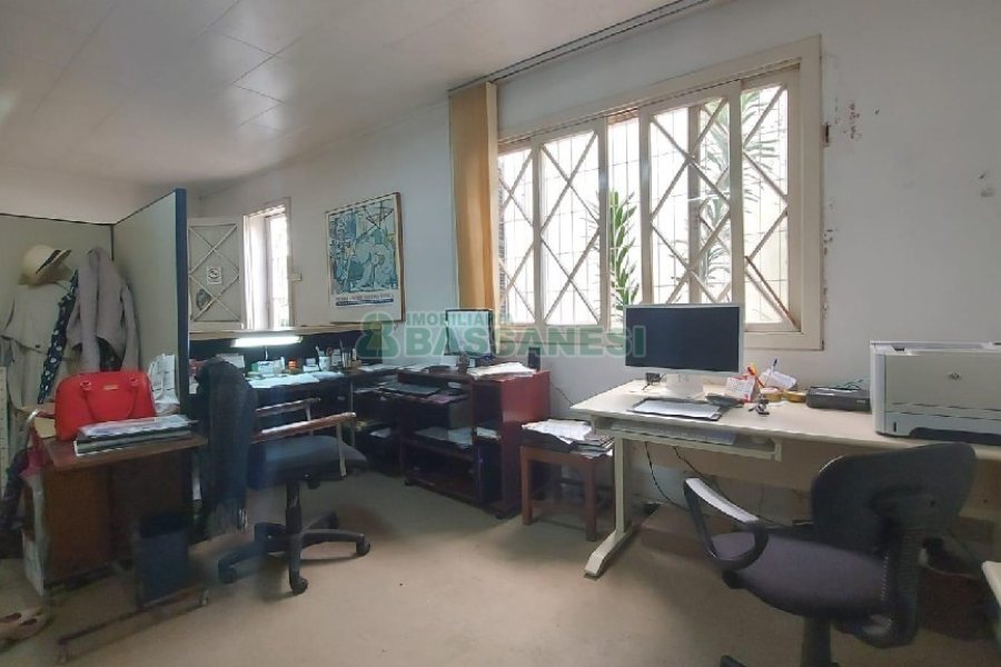 Casa Comercial com 105m², no bairro Centro em Caxias do Sul para Alugar ou Comprar