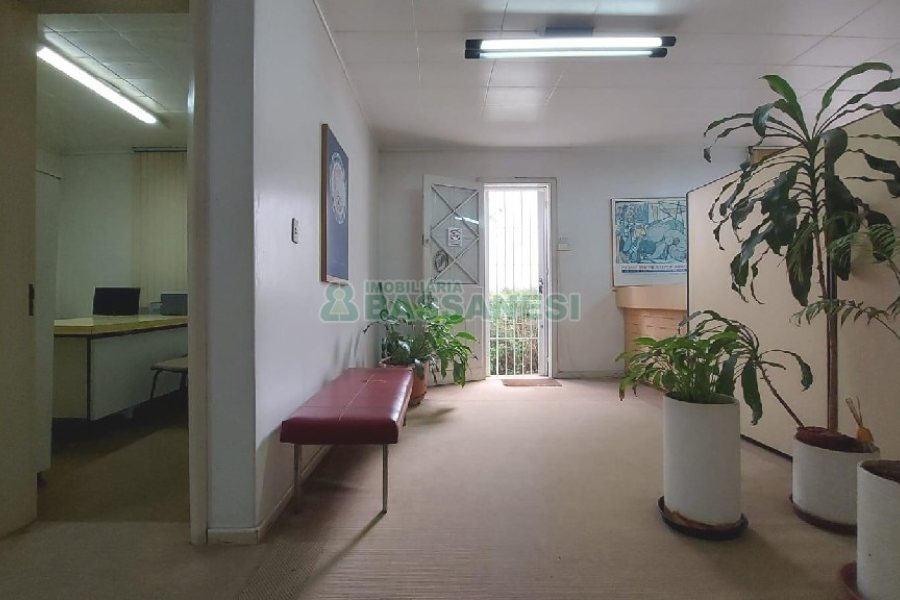 Casa Comercial com 105m², no bairro Centro em Caxias do Sul para Alugar ou Comprar