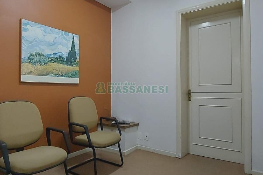 Casa Comercial com 105m², no bairro Centro em Caxias do Sul para Alugar ou Comprar