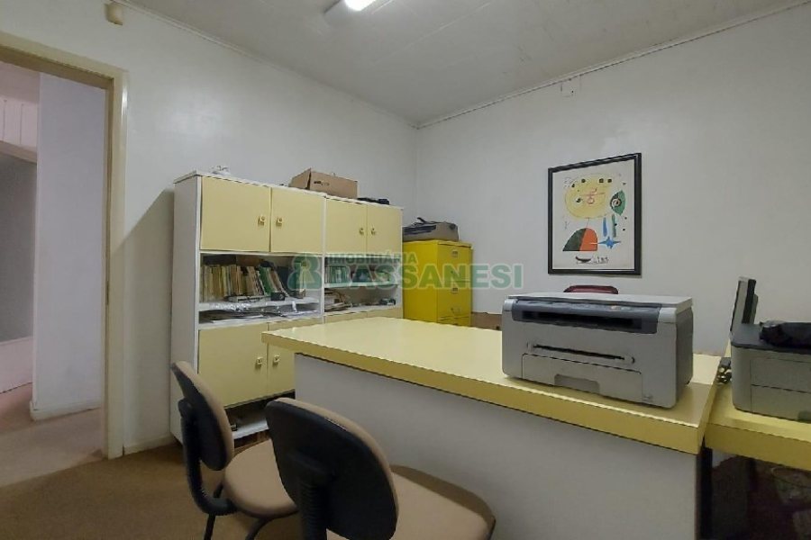 Casa Comercial com 105m², no bairro Centro em Caxias do Sul para Alugar ou Comprar