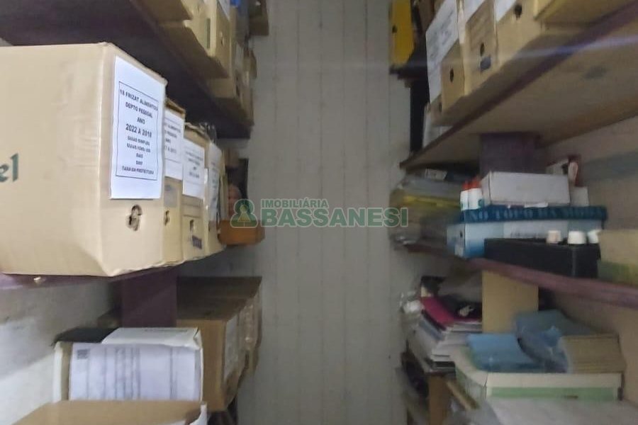 Casa Comercial com 105m², no bairro Centro em Caxias do Sul para Alugar ou Comprar