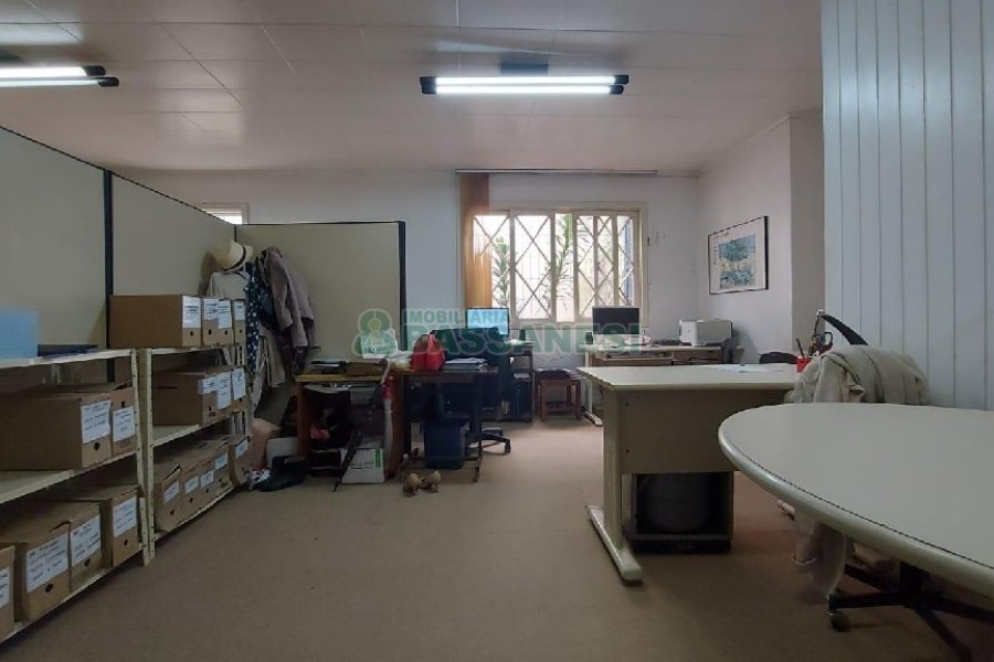 Casa Comercial com 105m², no bairro Centro em Caxias do Sul para Alugar ou Comprar
