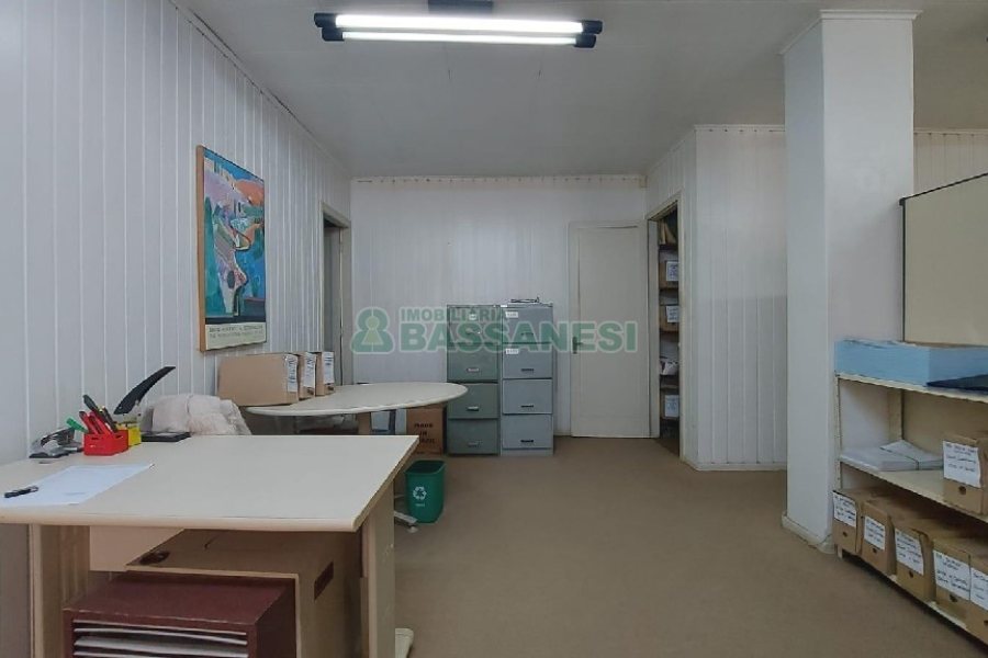 Casa Comercial com 105m², no bairro Centro em Caxias do Sul para Alugar ou Comprar