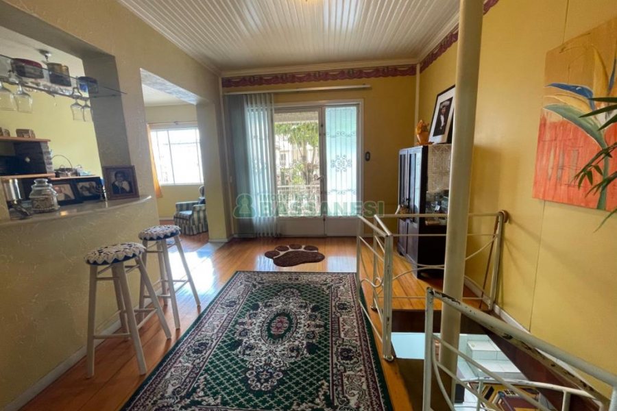 Casa com 250m², 4 dormitórios, 3 vagas, no bairro Nossa Senhora de Lourdes em Caxias do Sul para Comprar