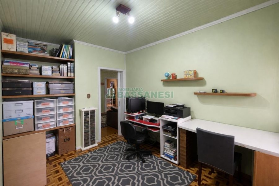 Casa com 250m², 4 dormitórios, 3 vagas, no bairro Nossa Senhora de Lourdes em Caxias do Sul para Comprar