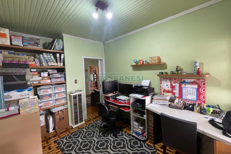 Casa com 250m², 4 dormitórios, 3 vagas, no bairro Nossa Senhora de Lourdes em Caxias do Sul para Comprar