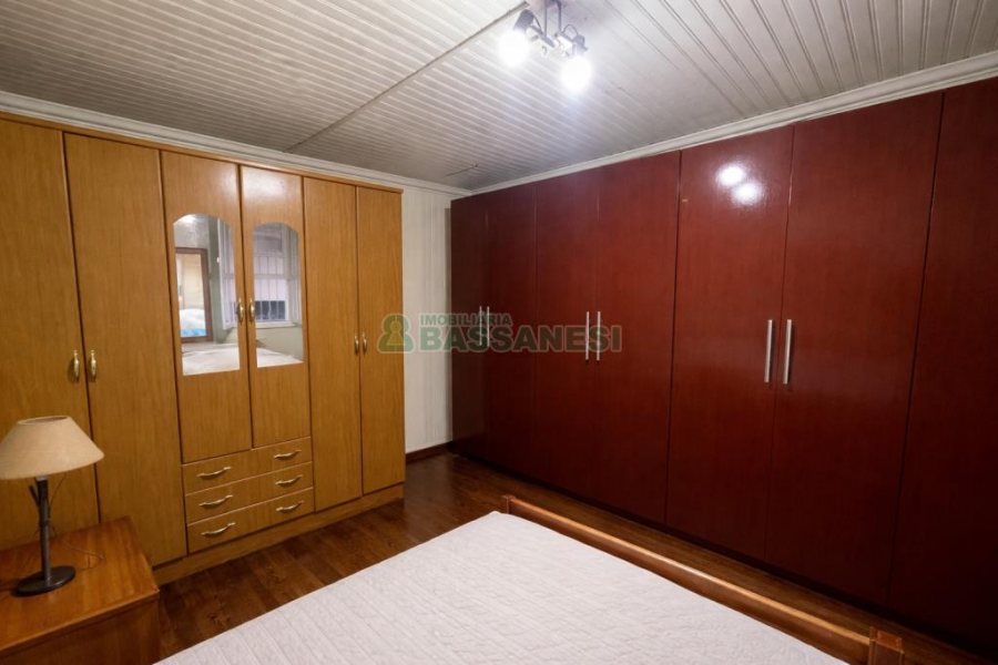 Casa com 250m², 4 dormitórios, 3 vagas, no bairro Nossa Senhora de Lourdes em Caxias do Sul para Comprar