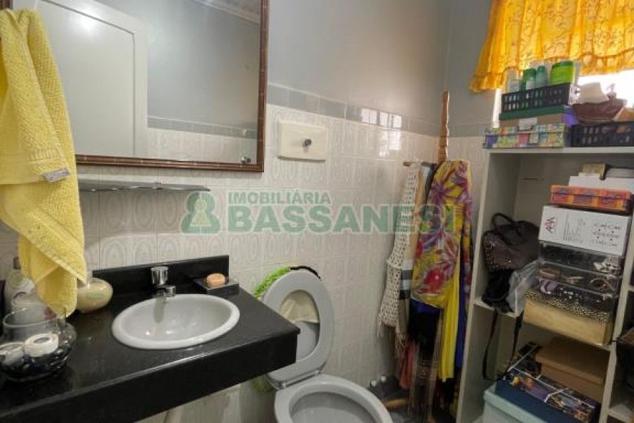 Casa com 250m², 4 dormitórios, 3 vagas, no bairro Nossa Senhora de Lourdes em Caxias do Sul para Comprar