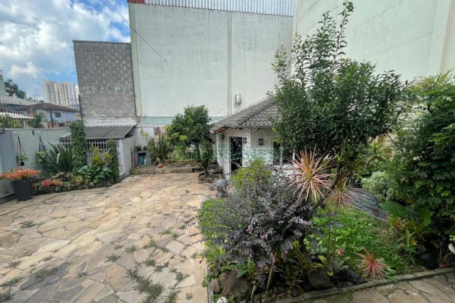 Casa com 250m², 4 dormitórios, 3 vagas, no bairro Nossa Senhora de Lourdes em Caxias do Sul para Comprar