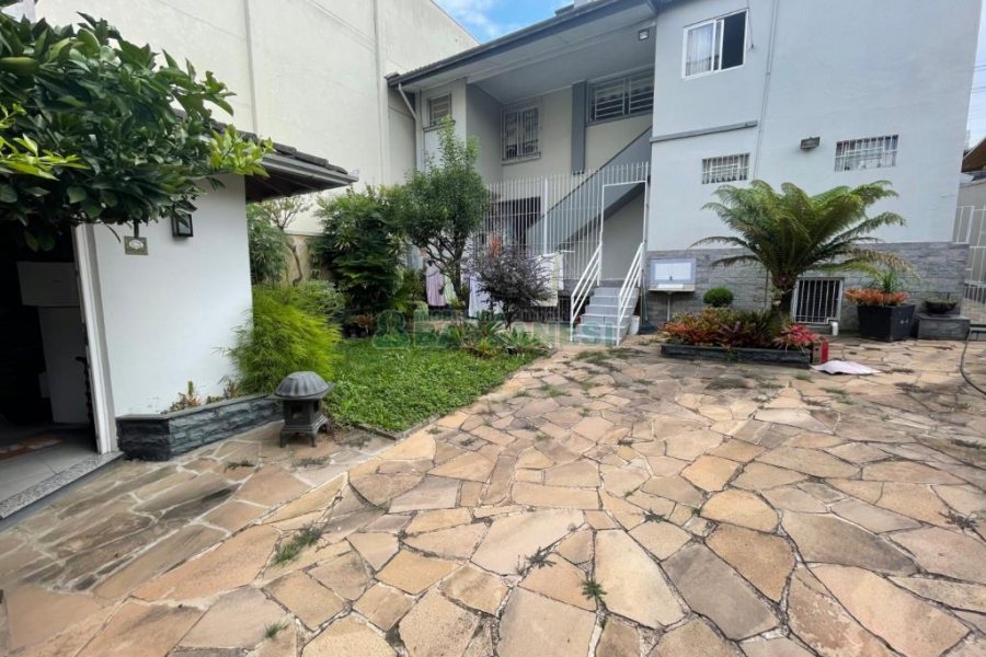 Casa com 250m², 4 dormitórios, 3 vagas, no bairro Nossa Senhora de Lourdes em Caxias do Sul para Comprar