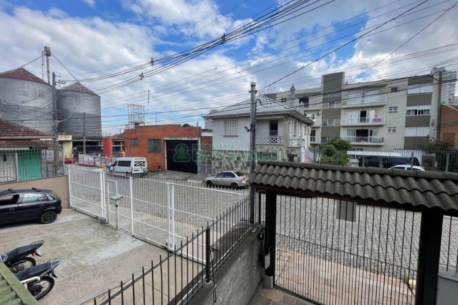 Casa com 250m², 4 dormitórios, 3 vagas, no bairro Nossa Senhora de Lourdes em Caxias do Sul para Comprar