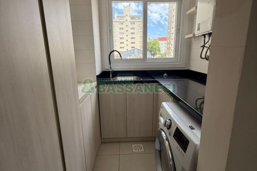 Apartamento com 70m², 2 dormitórios, 2 vagas, no bairro Madureira em Caxias do Sul para Comprar