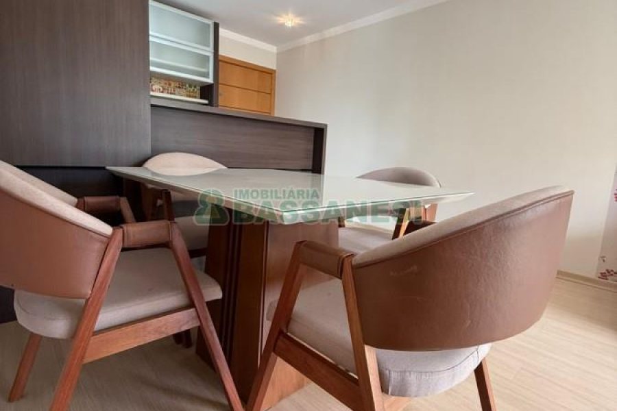 Apartamento com 70m², 2 dormitórios, 2 vagas, no bairro Madureira em Caxias do Sul para Comprar